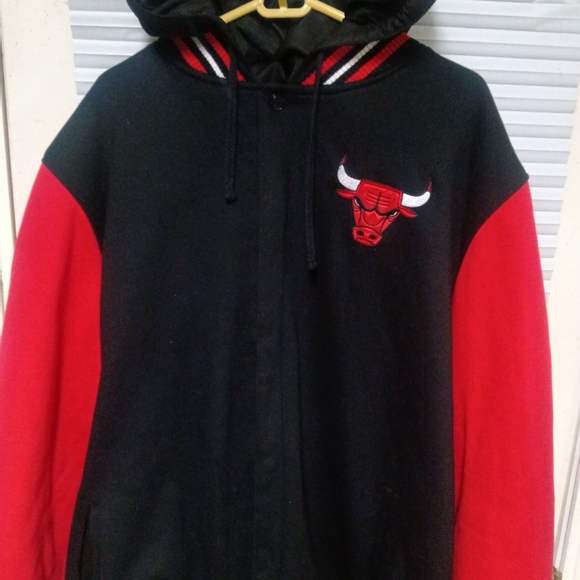 Chicago Bulls jacket - Picture 2 of 2